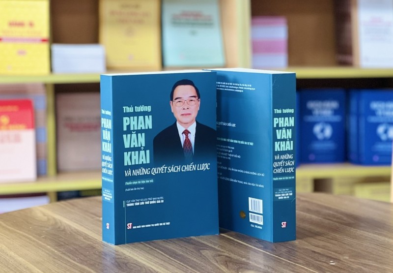 Ra mắt cuốn tài liệu lưu trữ “Thủ tướng Phan Văn Khải và những quyết sách chiến lược”