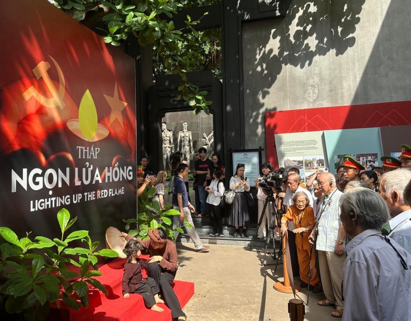 “Thắp ngọn lửa hồng” kỷ niệm Ngày Thương binh-Liệt sĩ