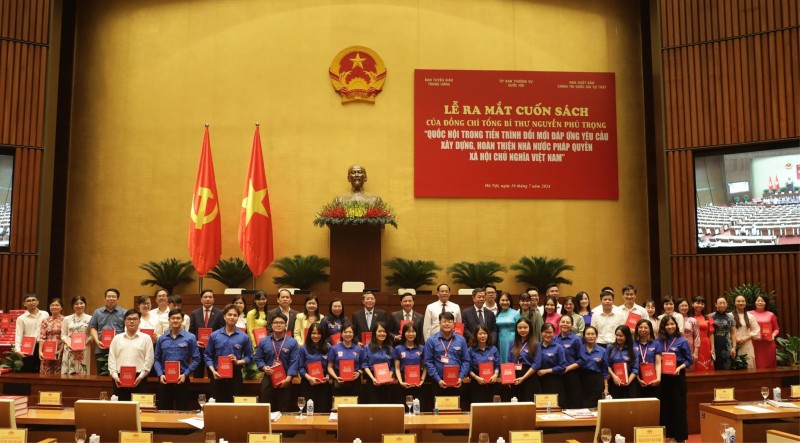 Ra mắt cuốn sách “Quốc hội trong tiến trình đổi mới đáp ứng yêu cầu xây dựng, hoàn thiện Nhà nước pháp quyền xã hội chủ nghĩa Việt Nam” của Tổng Bí thư Nguyễn Phú Trọng