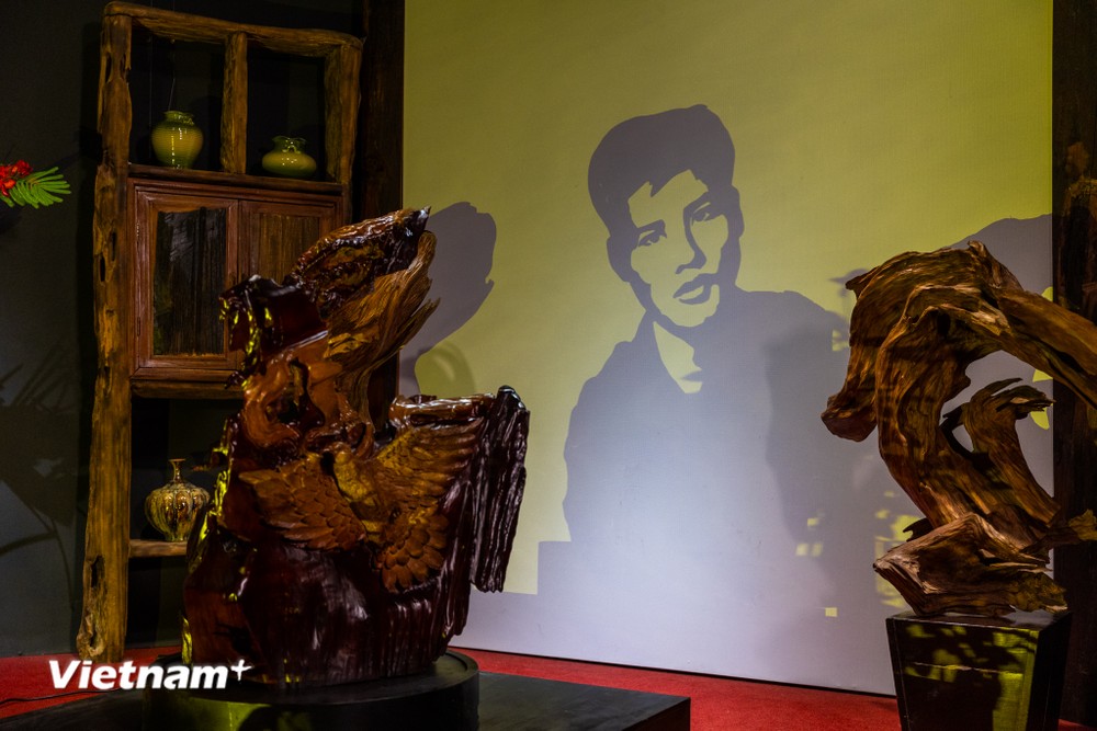 Tái hiện hình ảnh người lính Cụ Hồ qua nghệ thuật "điêu khắc" ánh sáng