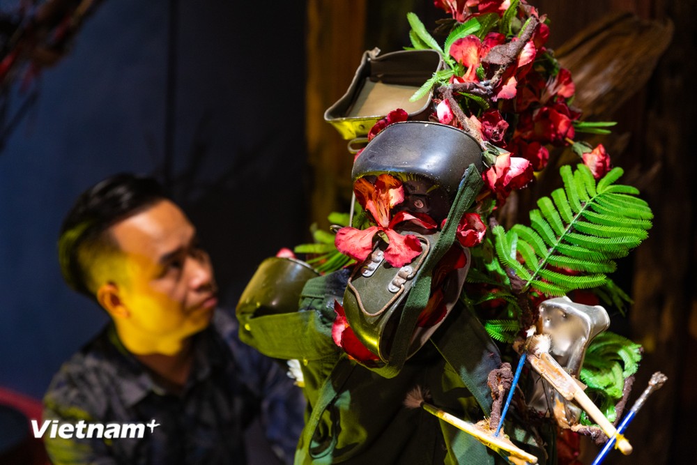 Tái hiện hình ảnh người lính Cụ Hồ qua nghệ thuật "điêu khắc" ánh sáng