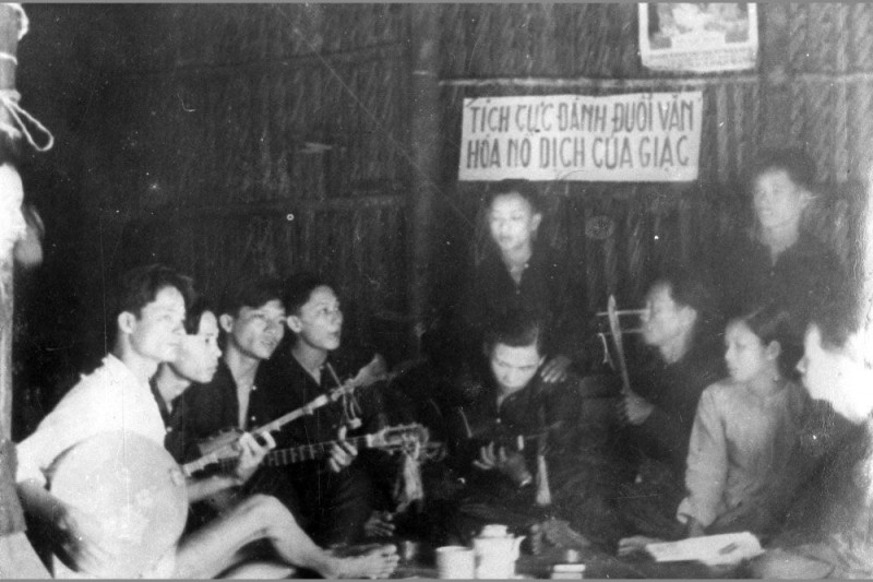 Một số hình ảnh về văn hóa, văn nghệ trong kháng chiến chống Pháp
