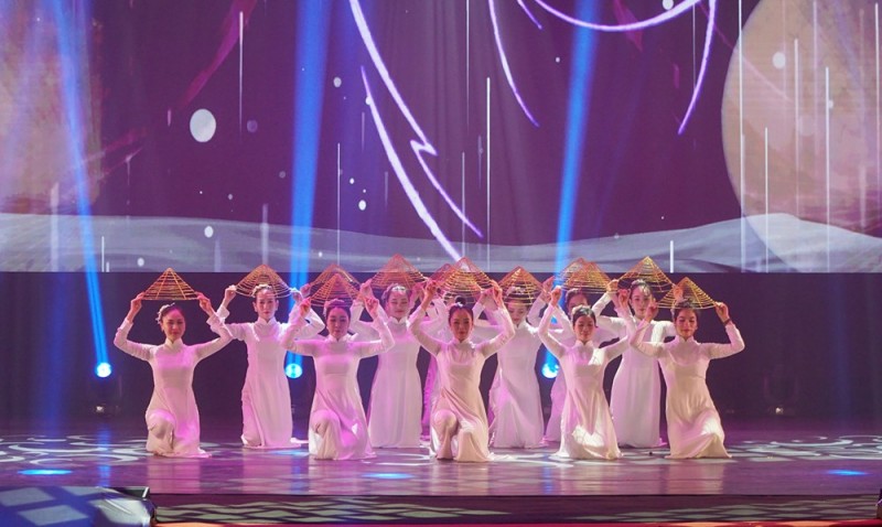 Bản tin Văn nghệ: Bùng nổ cùng các show diễn nghệ thuật