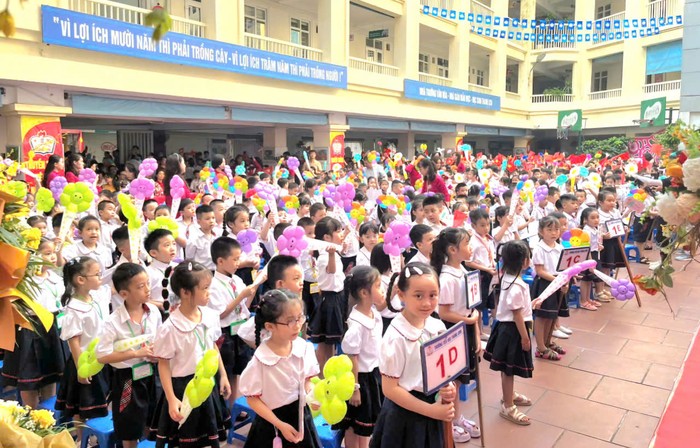 Trường Tiểu học Thăng Long đón 190 học sinh lớp 1. (Ảnh: Báo điện tử Hà Nội mới) th-tl-1.jpg