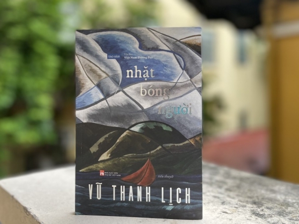 tai hien lich su tu khao co hoc