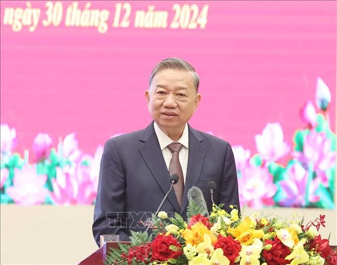 Tổng Bí thư: Phát huy truyền thống vẻ vang, đội ngũ văn nghệ sỹ sẽ chiếm lĩnh những đỉnh cao mới trong sáng tạo nghệ thuật