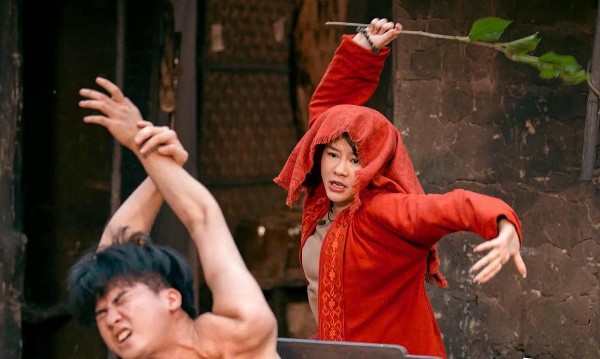 den am hon phim bi che tham hoa nhung doanh thu bac ty