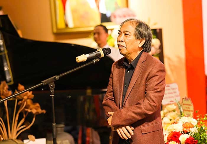 Về chất thơ siêu thực và hậu hiện đại trong thơ Nguyễn Quang Thiều