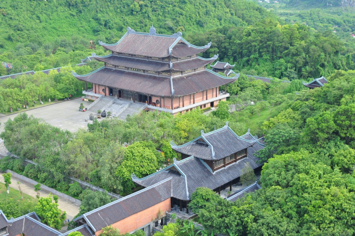 Hôm nay đi chùa. Tản văn của Phong Điệp