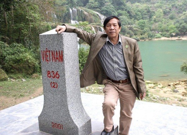 nha van khuat quang thuy gan ca cuoc doi voi de tai chien tranh