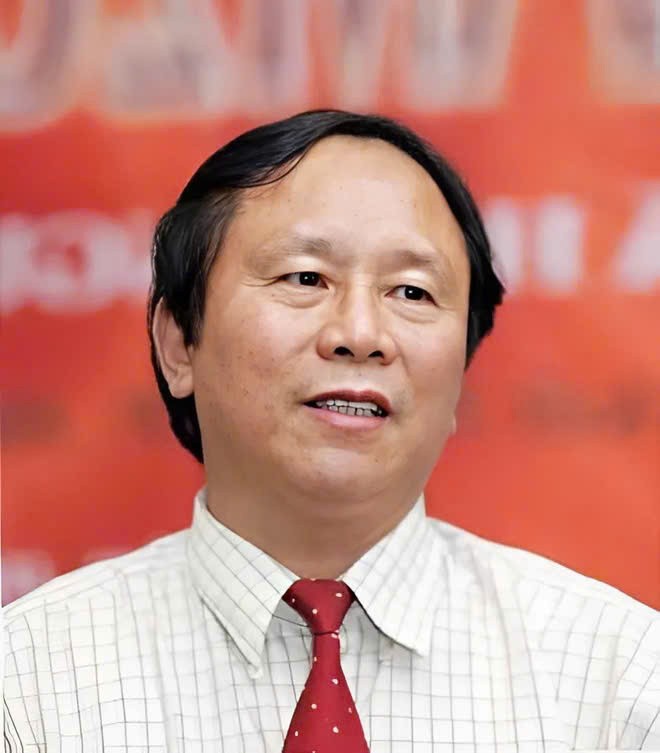 Người thủ trưởng đặc biệt