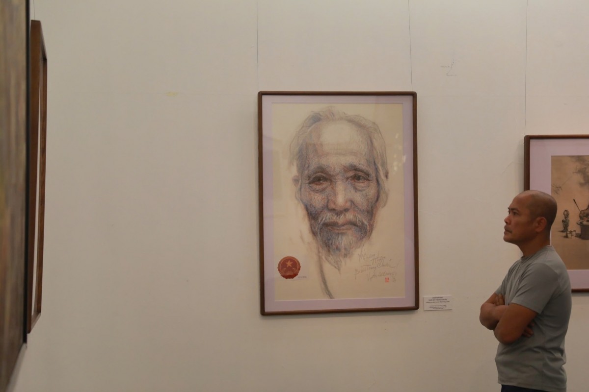 Khai mạc triển lãm mỹ thuật "Mùa xuân bất diệt"