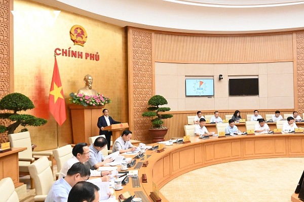 chinh phu day manh phan quyen phan cap theo quy dinh cua luat