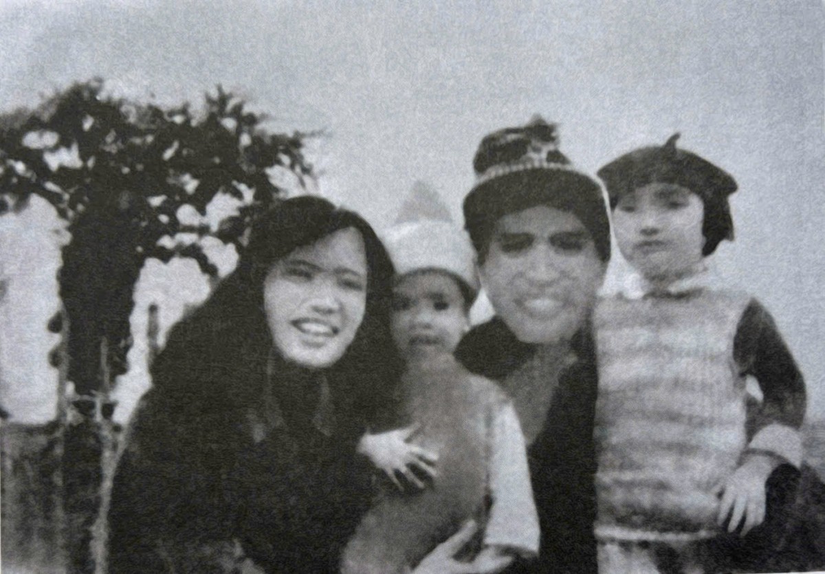 Nhớ tác giả "Hai nửa vầng trăng" và chữ Dê hoa (D) bí ẩn