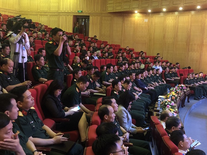 Các đồng chí lãnh đạo, đại biểu và khách mời tham dự Hội thảo. Ảnh: V.T