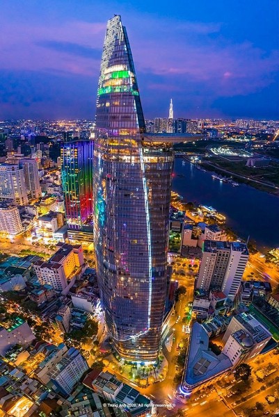 bai tho trua 30 4 1975 cua thanh que