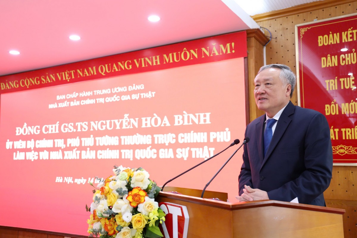 Đồng chí Nguyễn Hòa Bình, Ủy viên Bộ Chính trị, Phó Thủ tướng Thường trực Chính phủ phát biểu tại buổi lễ.