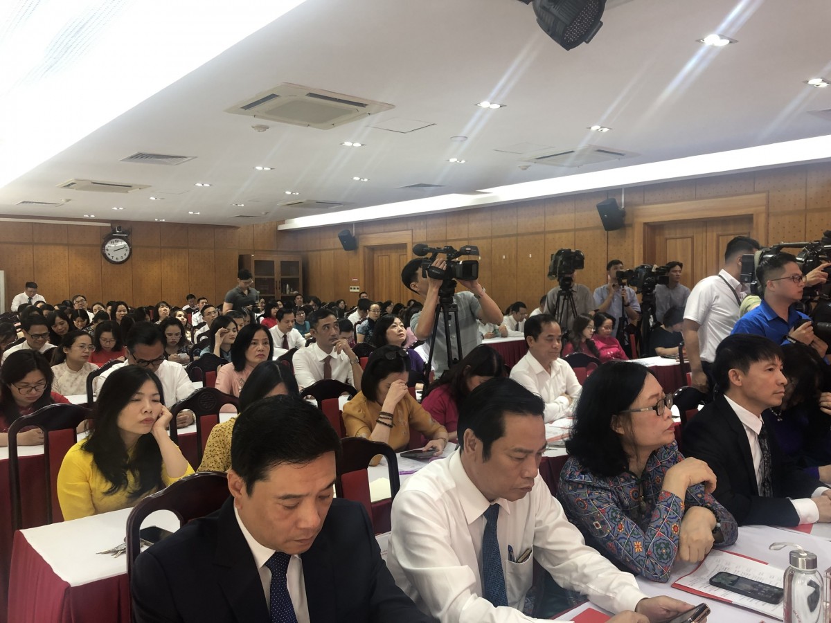 Các quý vị đại biểu và khách quý tham dự buổi lễ. Ảnh: V.T