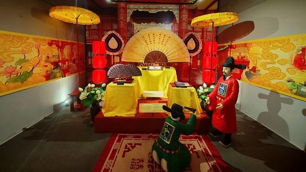 khong gian tai hien tuc don tet doan ngo thoi le trung hung