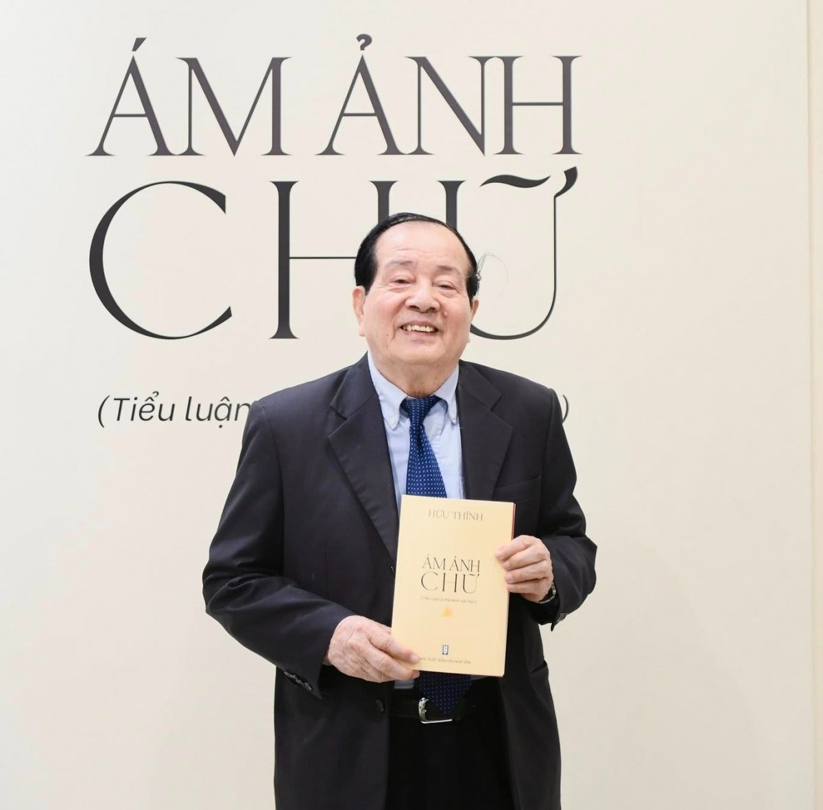 Nhà thơ Hữu Thỉnh  “Người làm vườn” bền bỉ