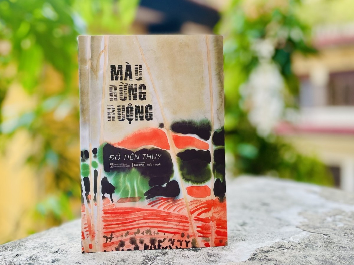 Nhà văn không ngoan nói về văn chương tòng trọng và cỗ máy đạo văn