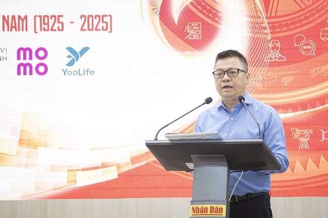 Xúc động trước những hình ảnh ghi dấu ấn 100 năm Báo chí Cách mạng Việt Nam