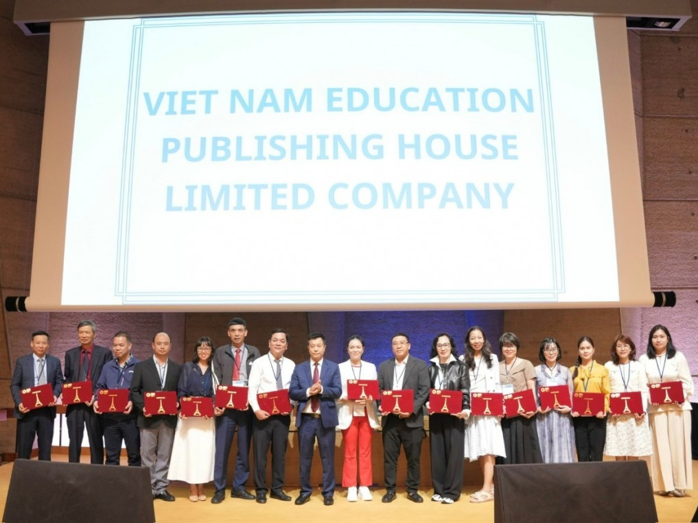 Nhà xuất bản Giáo dục Việt Nam được UNESCO trao tặng Bằng Doanh nghiệp Văn hóa