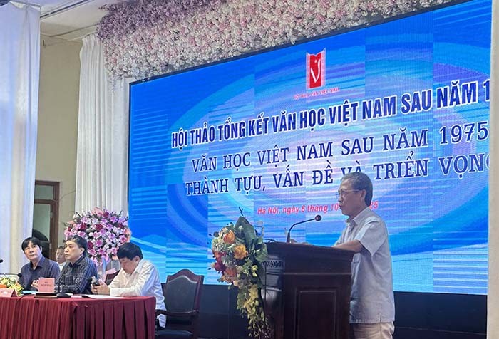 Cuộc đổi mới văn học 1975-2025