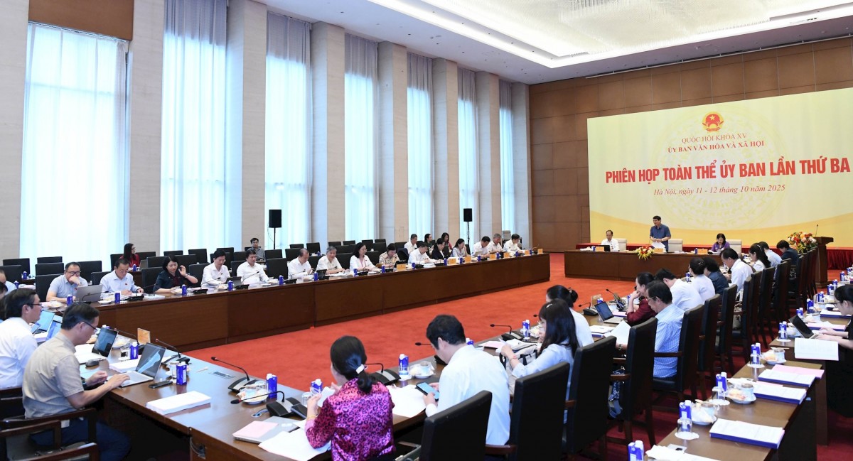 Ủy ban TVQH: Thể chế hóa nội dung sử dụng một bộ sách giáo khoa thống nhất