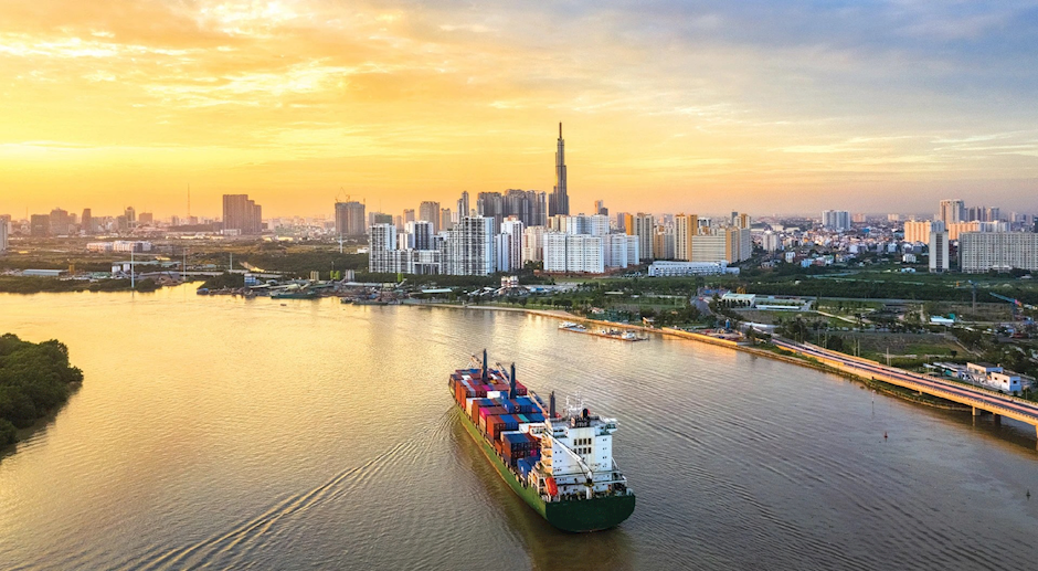 thanh pho ho chi minh vuon minh cung dat nuoc qua goc nhin dien anh