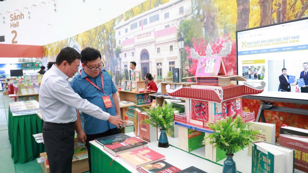 Nhà xuất bản Giáo dục Việt Nam: Lan tỏa tri thức tại mùa vàng văn hóa Việt
