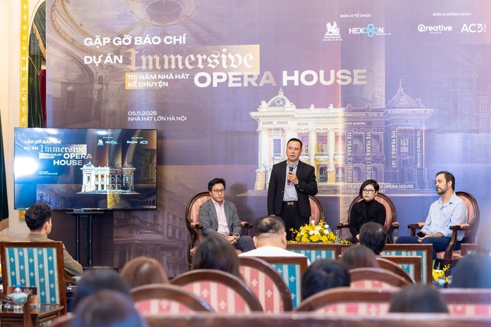 Buổi họp báo chí giới thiệu dự án “Immersive Opera House – 115 năm Nhà hát kể chuyện” diễn ra sáng 5/11 tại Nhà hát Lớn Hà Nội. Ảnh: BTC