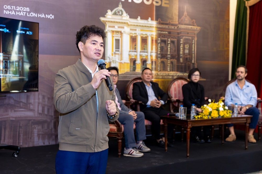 NSND Xuân Bắc – Cục trưởng Cục Nghệ thuật Biểu diễn phát biểu tại buổi họp báo, nhấn mạnh Nhà hát Lớn không chỉ là nơi biểu diễn mà còn là “giấc mơ văn hóa” của nhiều thế hệ nghệ sĩ và công chúng. Ảnh: BTC