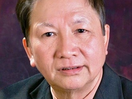 Phận làm nhà thơ và sứ mệnh của thi ca