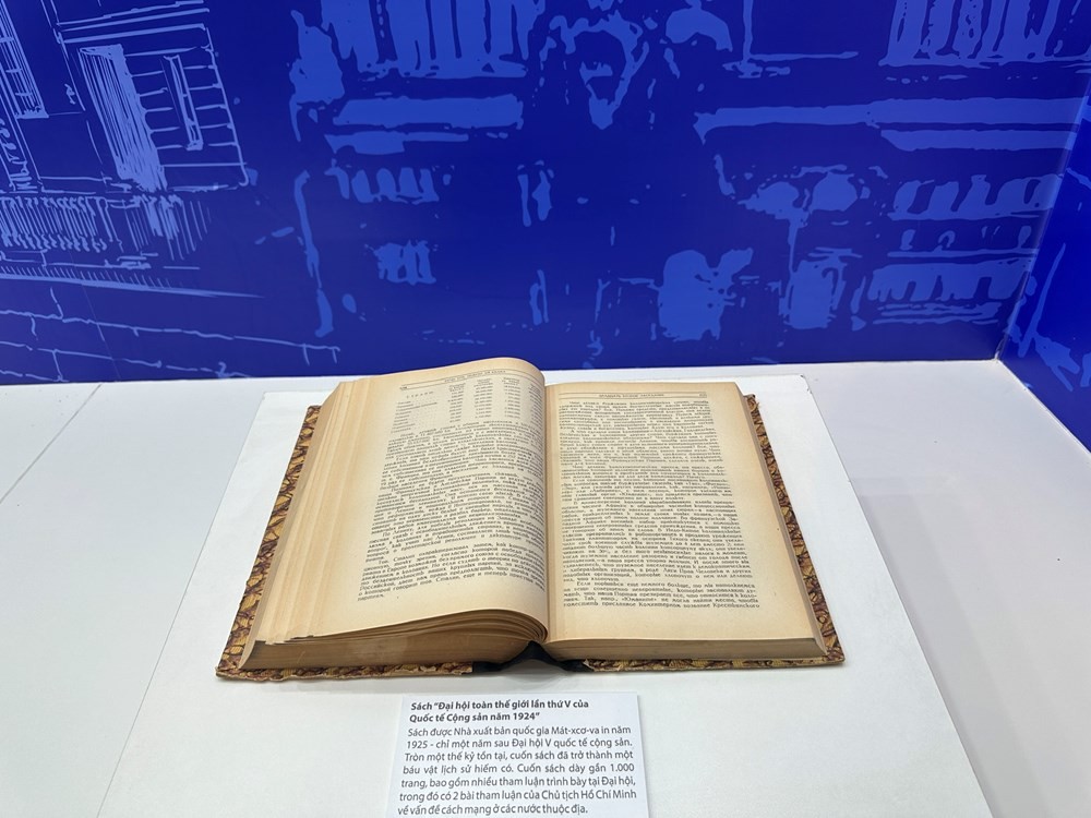 Khai mạc trưng bày chuyên đề “Dấu chân Hồ Chí Minh trên quê hương Cách mạng Tháng Mười”