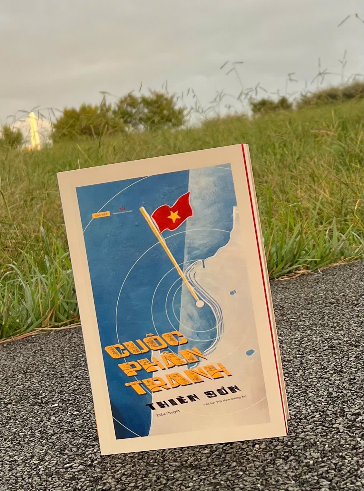 Lịch sử và mối tương quan thẩm mỹ trong tiểu thuyết 