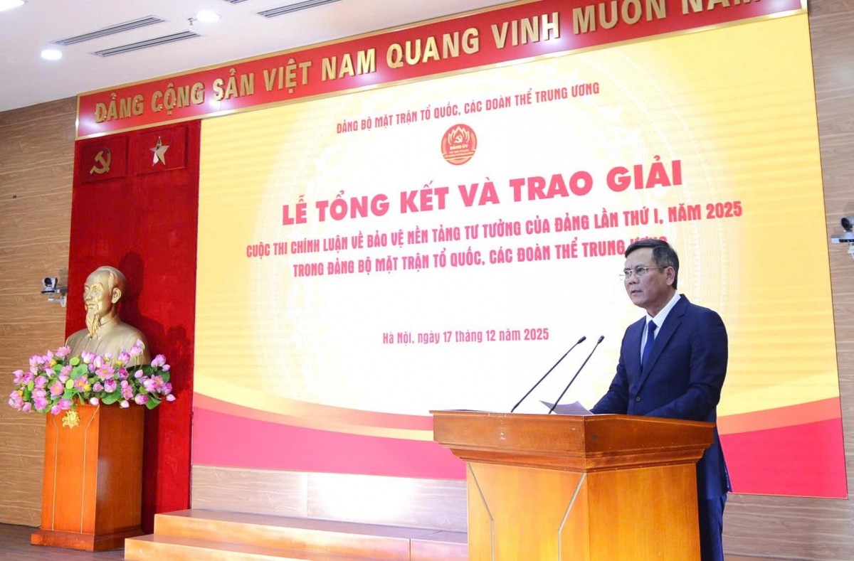 Đồng chí Trần Thắng, Phó Bí thư Đảng ủy MTTQ, các đoàn thể Trung ương phát biểu tại buổi lễ. Ảnh: BTC