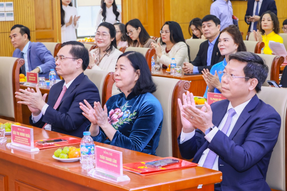 Các đồng chí lãnh đạo, đại biểu và khách quý tham dự Lễ Tổng kết và Trao giải. Ảnh: BTC