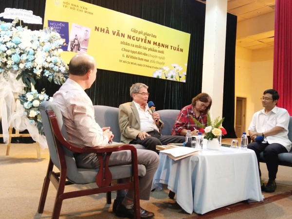 Nhà văn Nguyễn Mạnh Tuấn: Cảm xúc rất thật khi ngắm Thành phố Hồ Chí Minh lúc sáng sớm