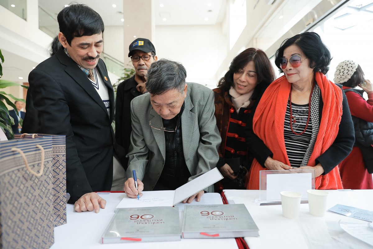 Nghệ sĩ nhiếp ảnh Ngô Minh Đạo ra mắt 