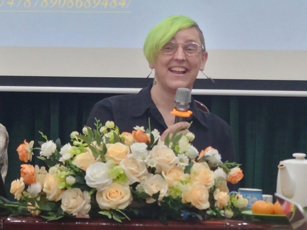 Từ thư tịch cổ đến thực địa: một cách tiếp cận mới với dân tộc chí