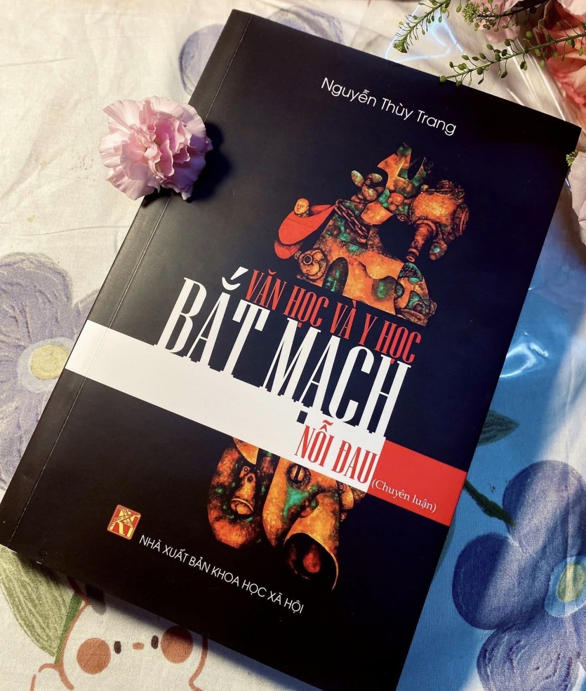 Khi văn chương bắt mạch nỗi đau