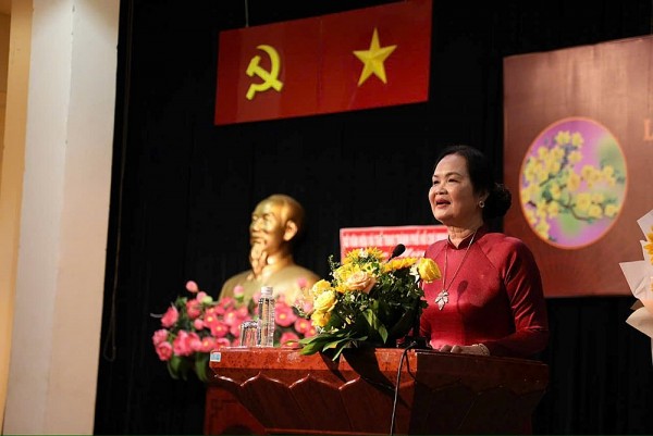 hoi nha van tphcm trao giai thuong van hoc va ket nap hoi vien moi nam 2025