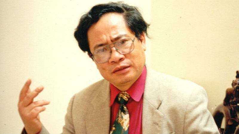 Mùi cỏ cháy bên trận địa pháo