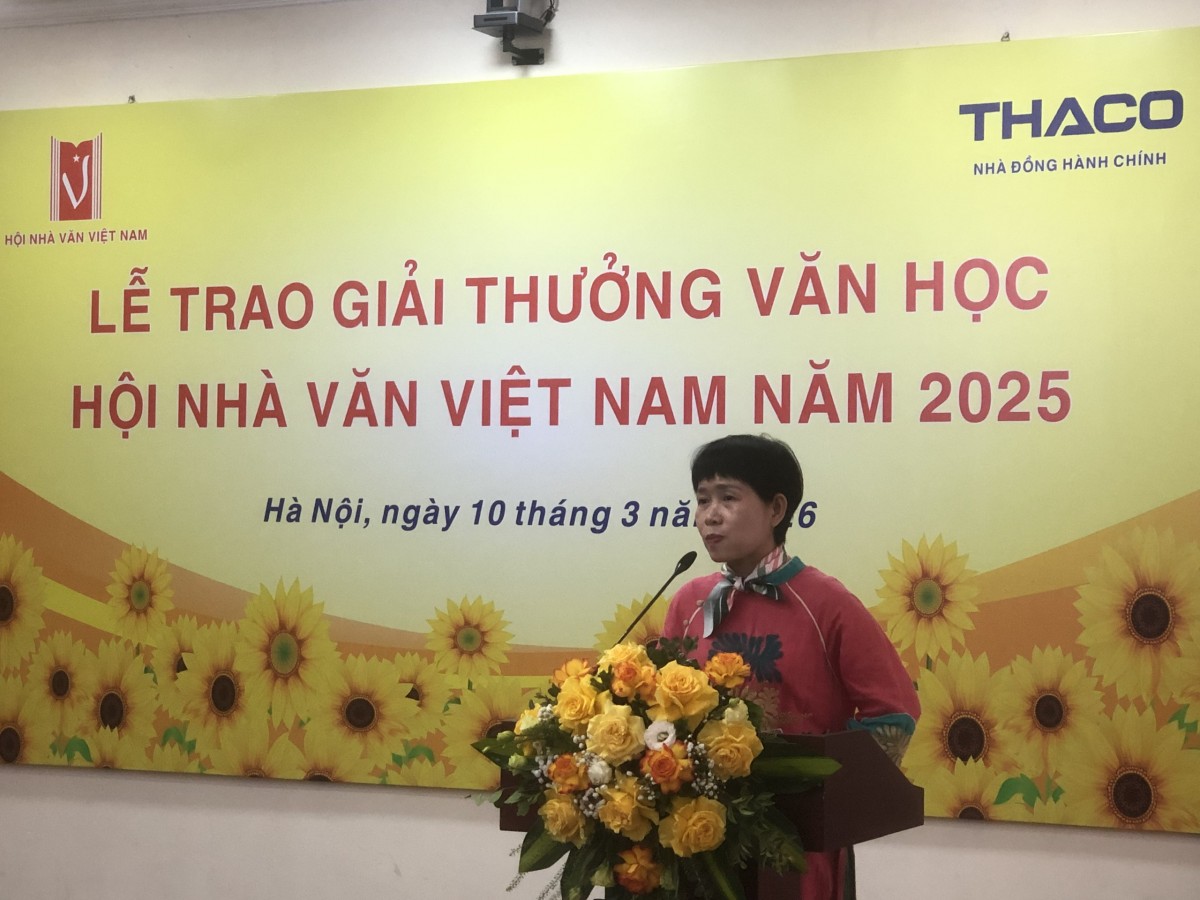 Nhà thơ Hoàng Thụy Anh