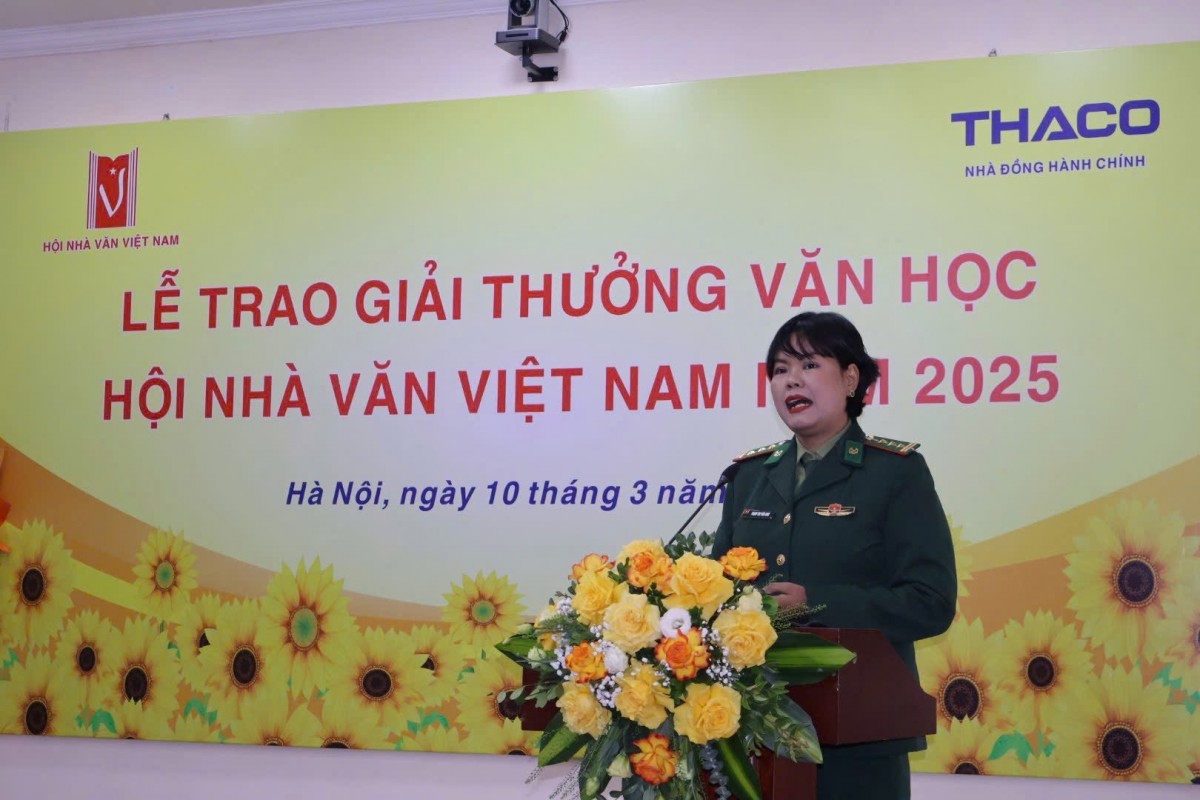 Nhà văn Phạm Vân Anh