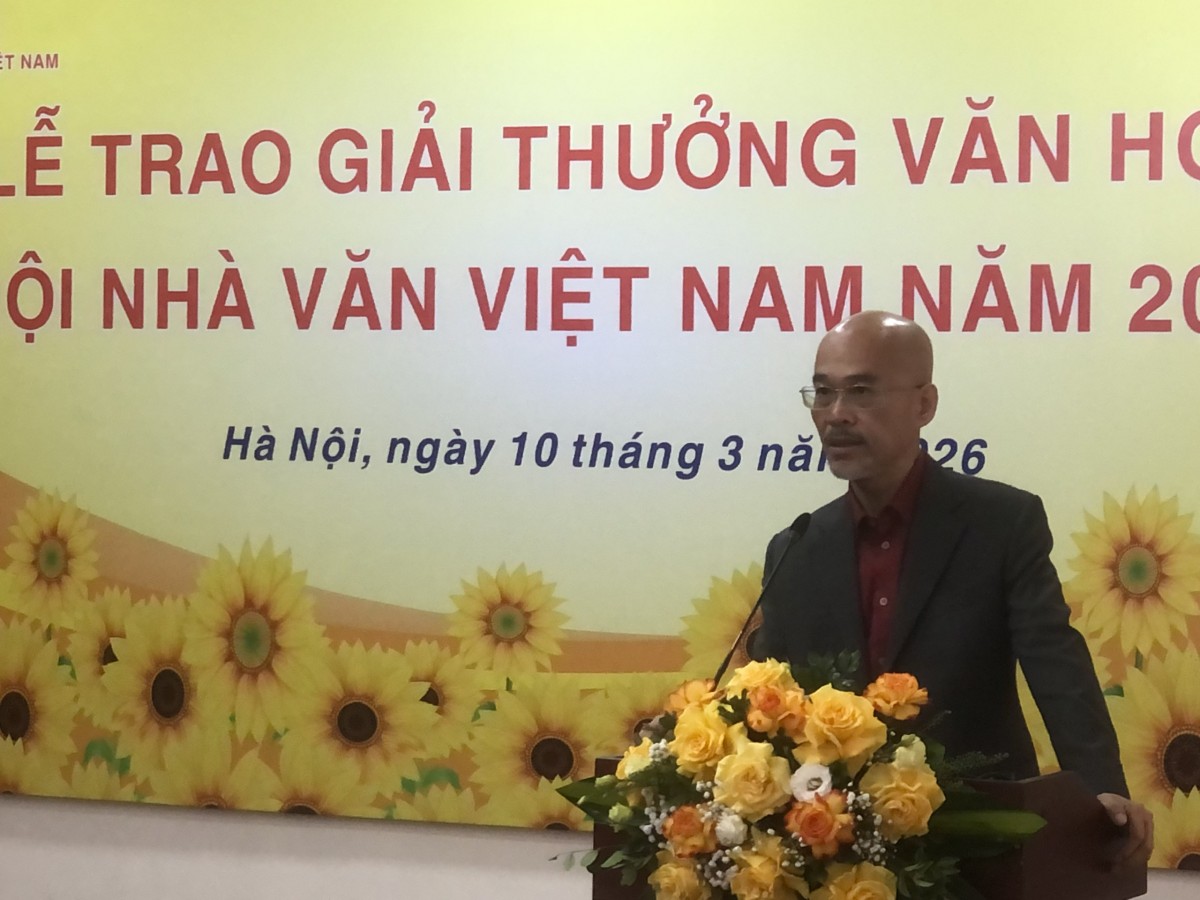 Tác giả Trần Văn Toàn