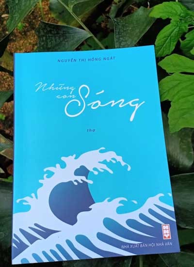 Nguyễn Thị Hồng Ngát - người thắp ngọn đèn thơ giữa con gió lớn