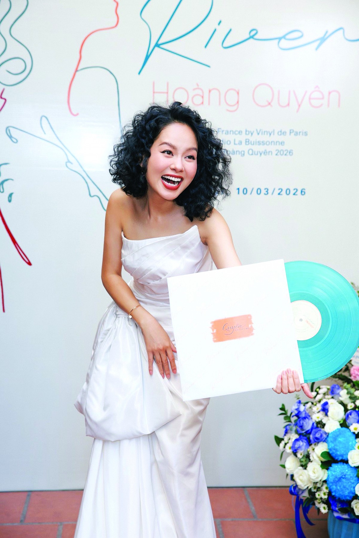 Nguồn nước ẩn của Hoàng Quyên*