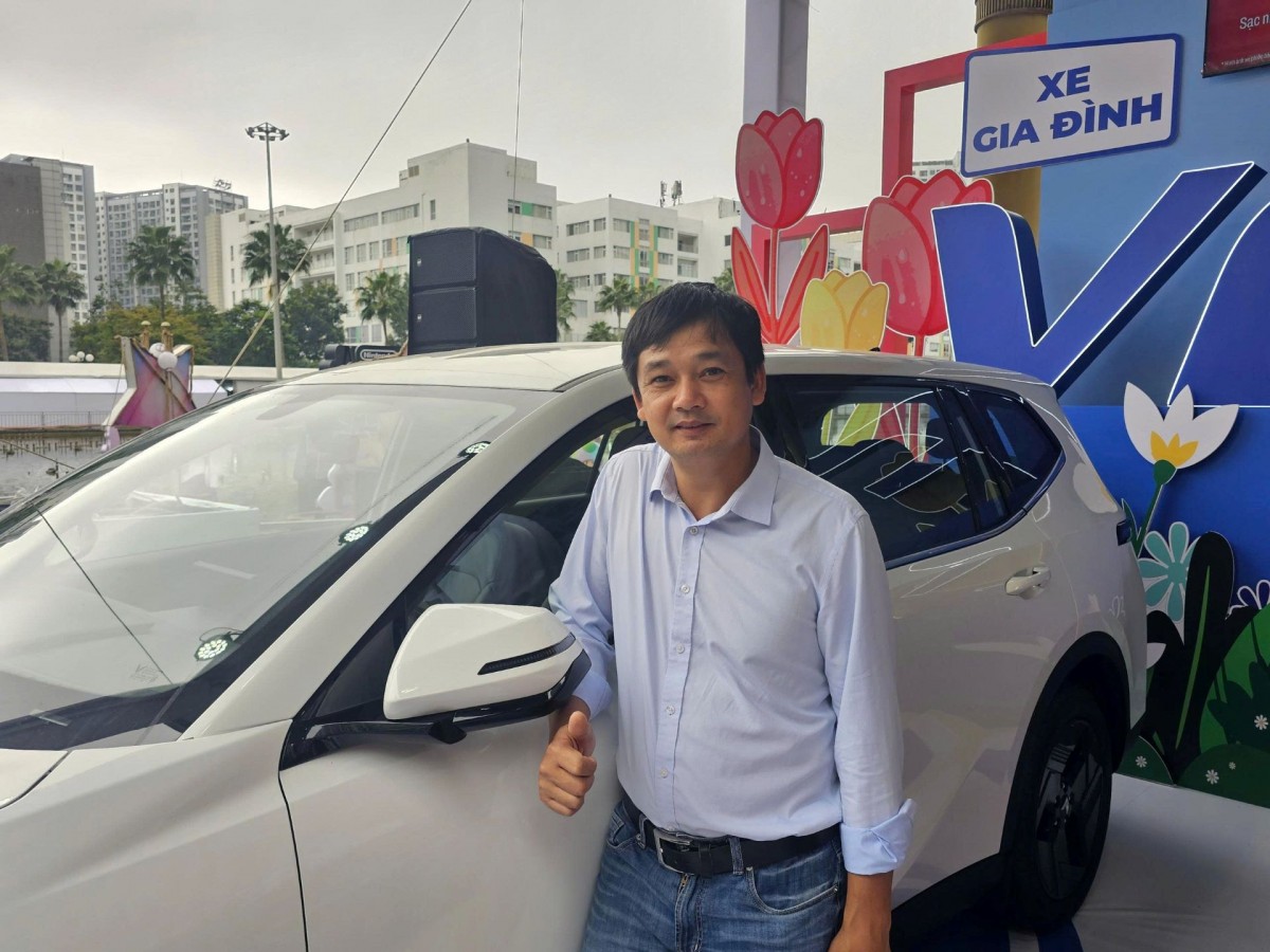 Xe gia đình VF MPV 7 gây sốt, khách lái thử tấm tắc khen 